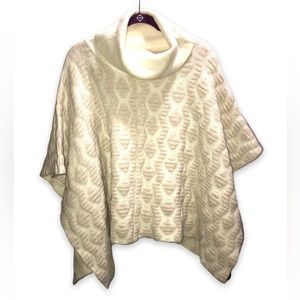 NWT • World Market One Size Ribbed Sweater Poncho